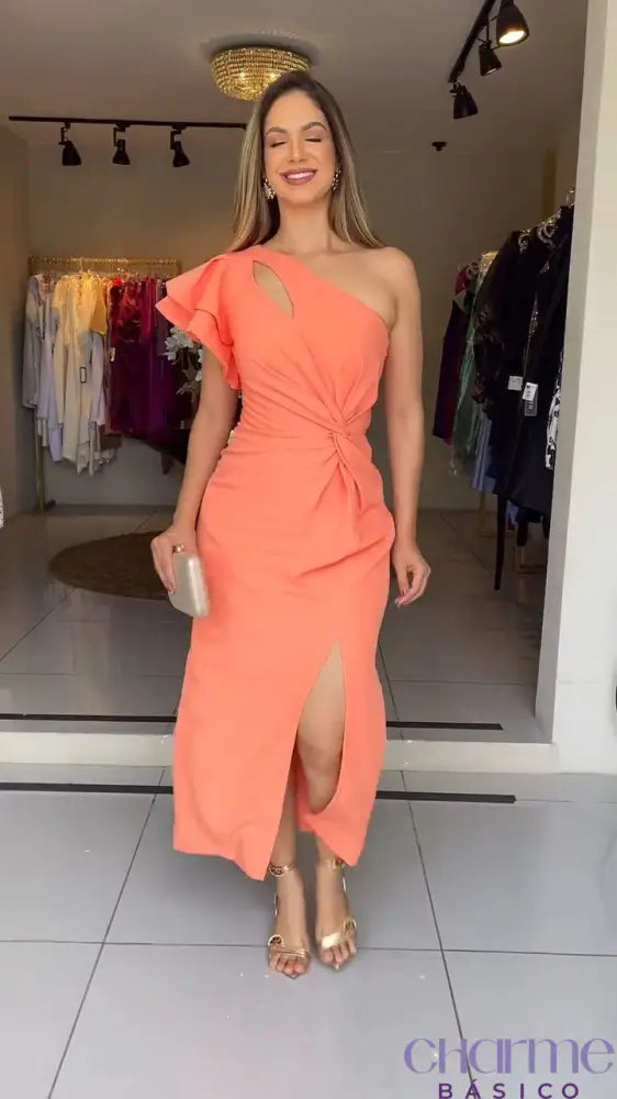 Vestido Coral Lumina - Um Toque de Elegância e Modernidade