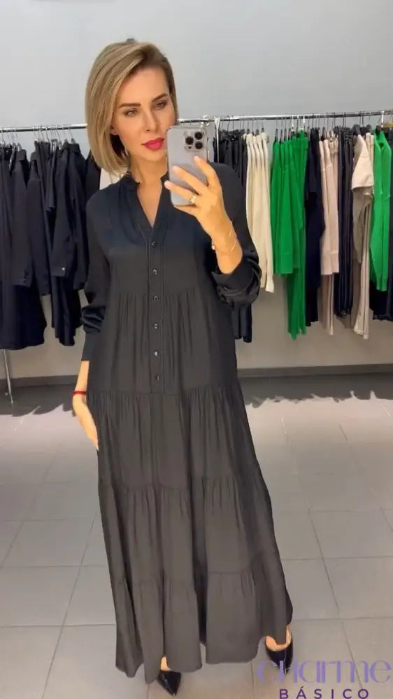 Vestido Gabriela – O Charme da Simplicidade com um Toque de Sofisticação