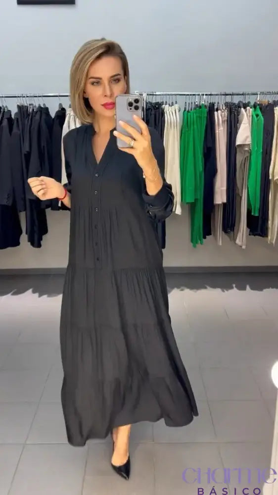 Vestido Gabriela – O Charme da Simplicidade com um Toque de Sofisticação