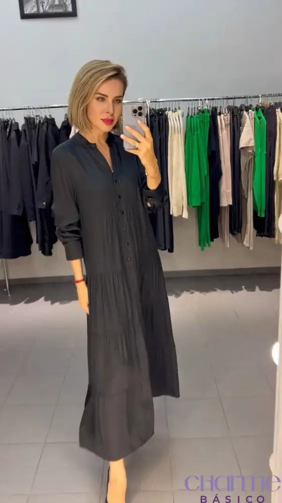 Vestido Gabriela – O Charme da Simplicidade com um Toque de Sofisticação