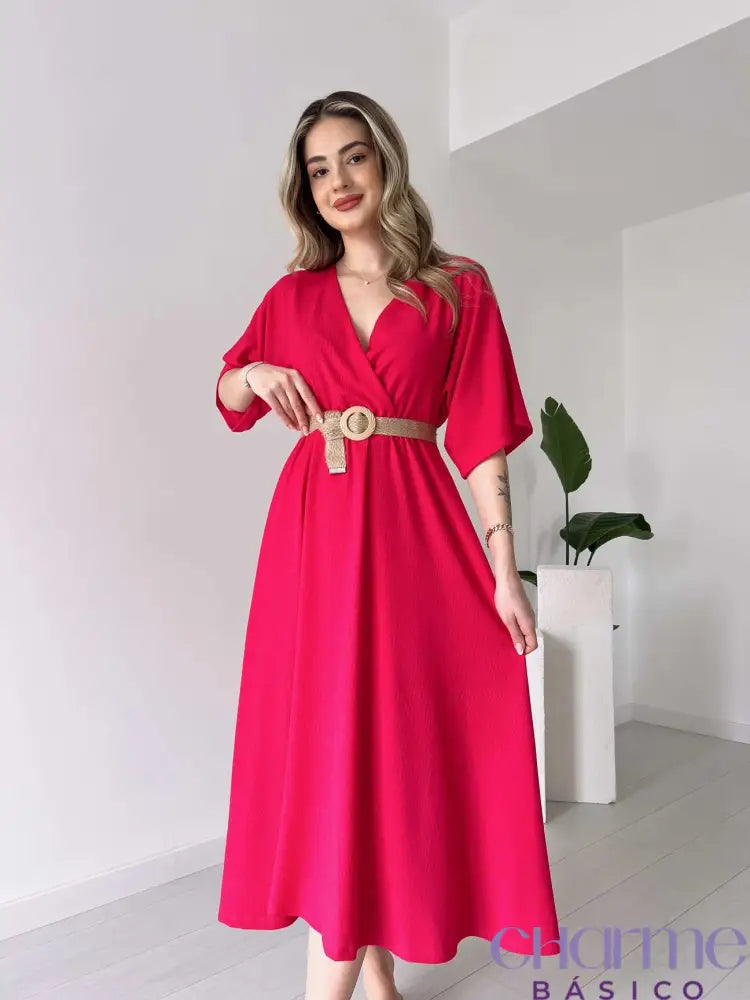 Vestido Lara: Um toque de romantismo e feminilidade para o seu dia a dia