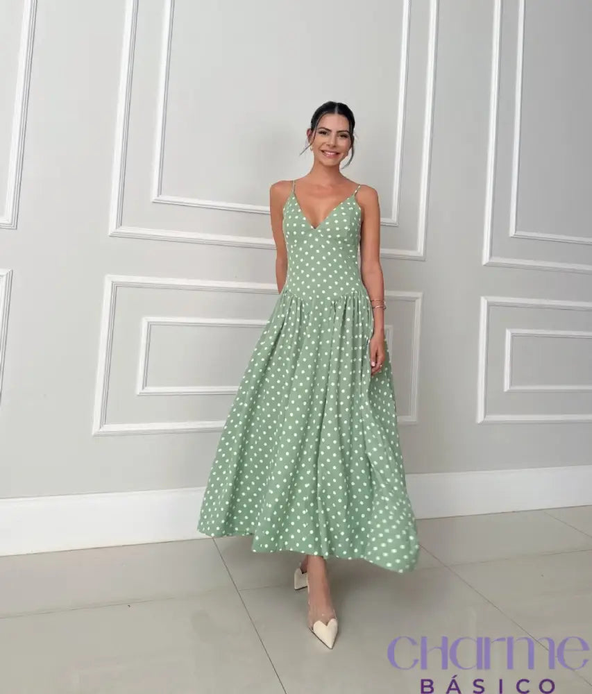 Vestido Luna – Charme e Delicadeza em Uma Peça Atemporal