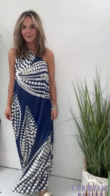 Vestido Maxi Olivia: A elegância atemporal em sua forma mais pura