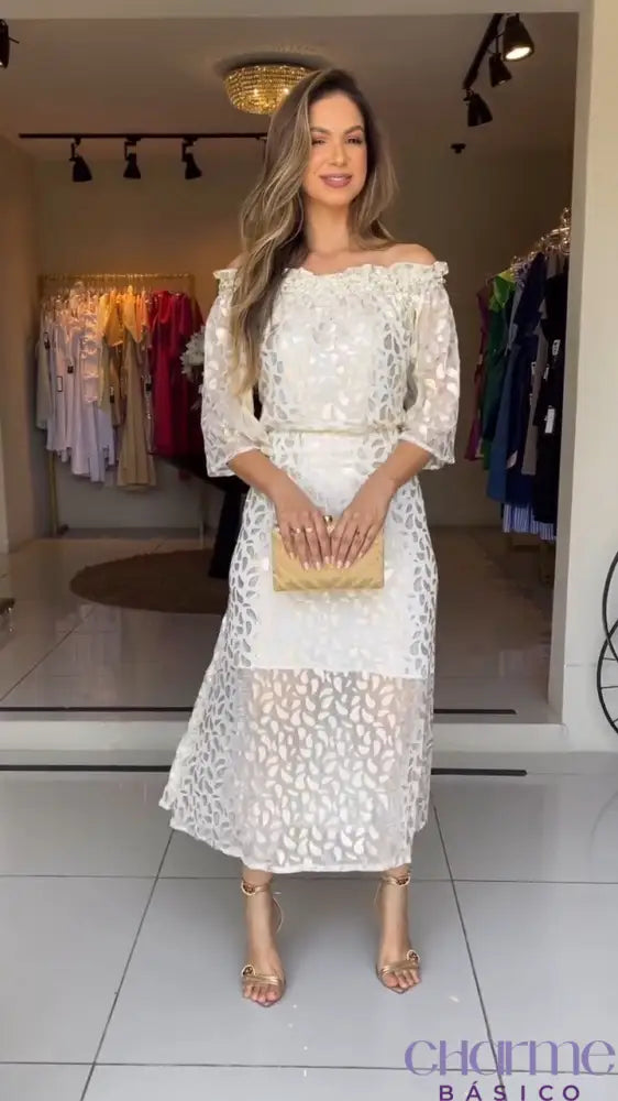 Vestido Renda Bianca - Elegância Atemporal com Delicadeza