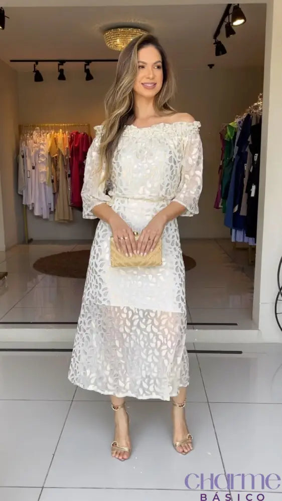 Vestido Renda Bianca - Elegância Atemporal com Delicadeza