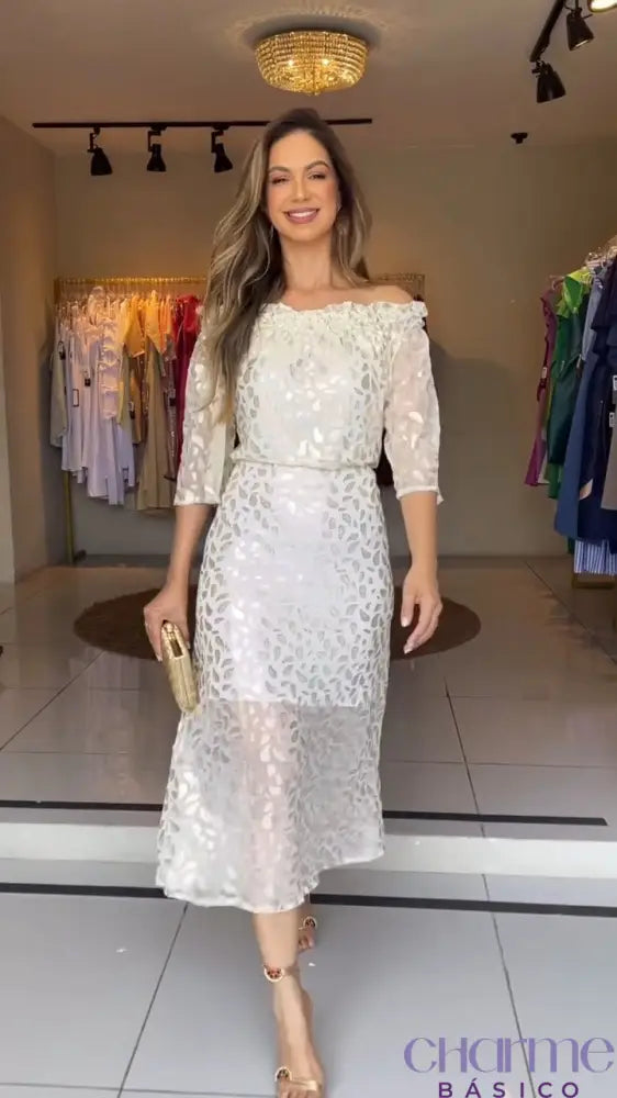 Vestido Renda Bianca - Elegância Atemporal com Delicadeza