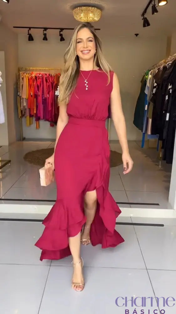 Vestido Rubi – Elegância e Movimento em Um Só Modelo!