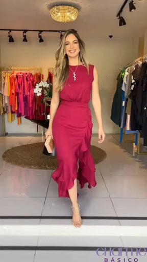 Vestido Rubi – Elegância e Movimento em Um Só Modelo!