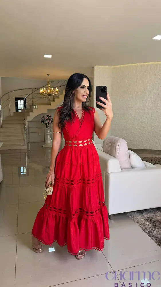 Vestido Ruby – O Toque de Glamour que Faltava no Seu Guarda-Roupa