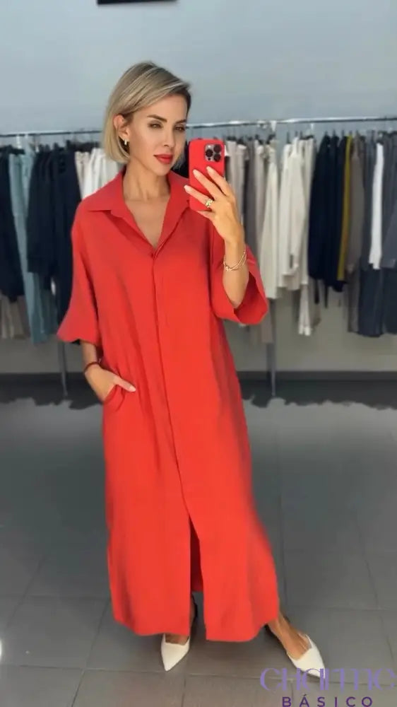 Vestido Sofia – A Elegância do Minimalismo com Conforto Absoluto