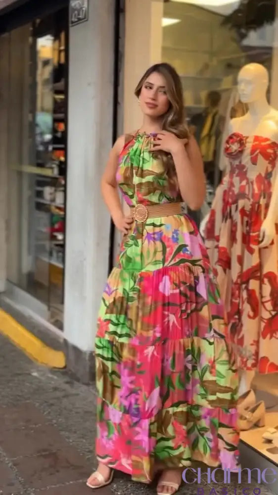 Vestido Tropical Paraíso - Vibração e Elegância para os Dias de Sol